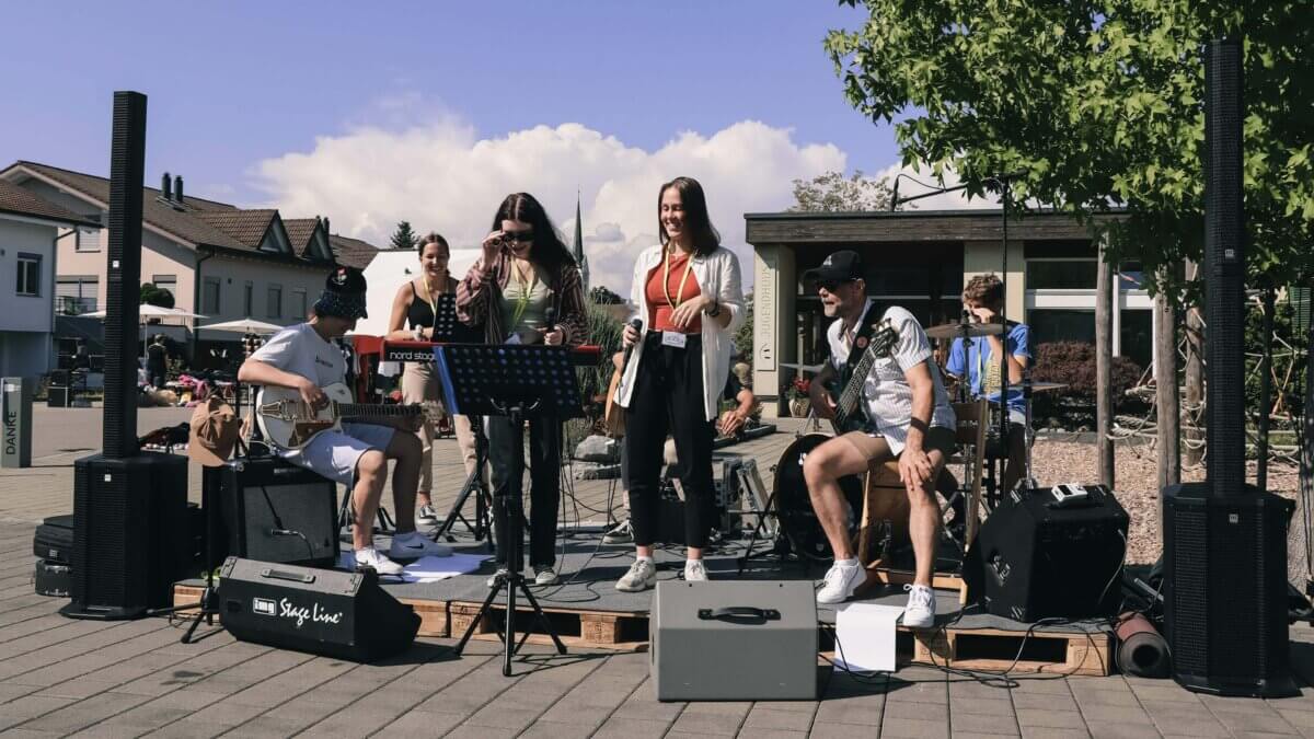 Unsere Musiker sorgten für gute Stimmung am Flohmarkt.